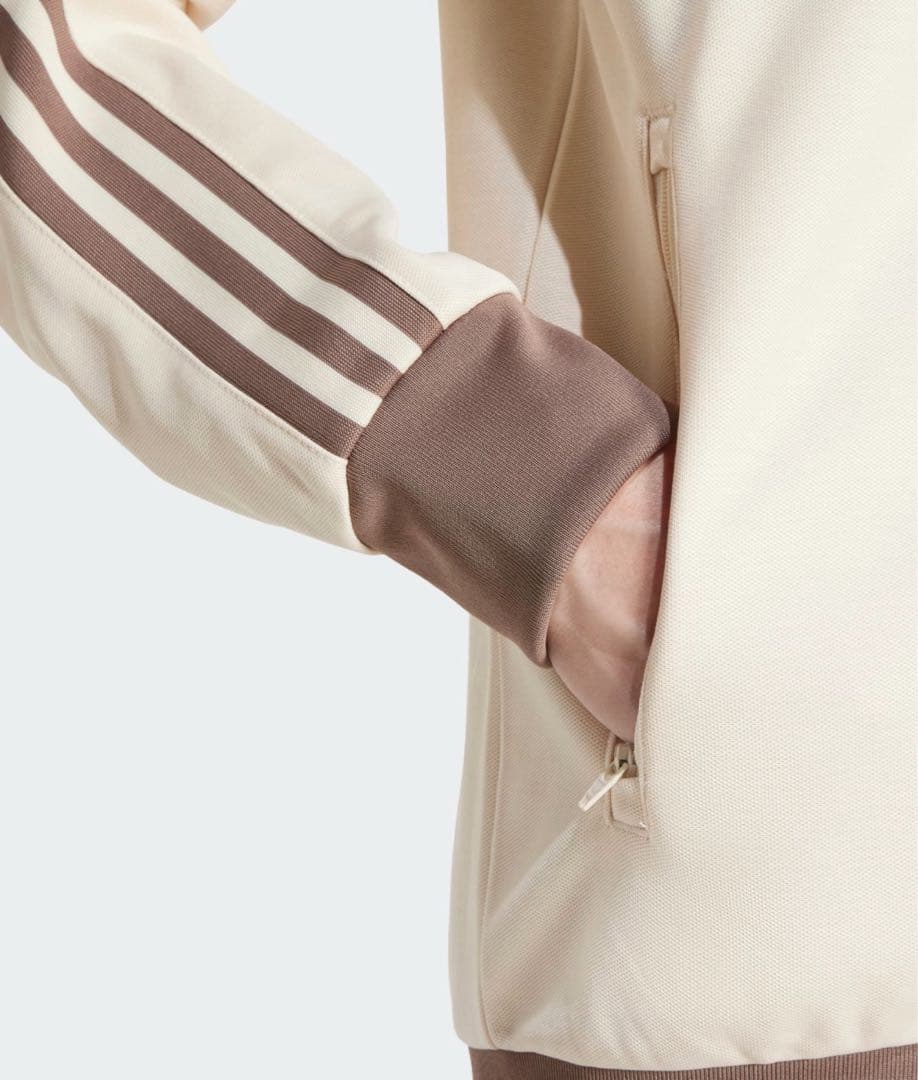 週末値下げ　アディダス　アディカラークラシックスベッケンバウアー トラックトップ