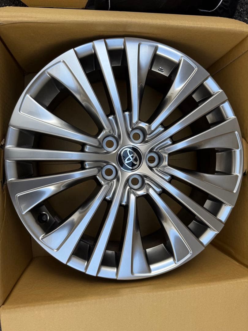 トヨタ 80系ハリアーZグレード19インチ ホイール シルバー