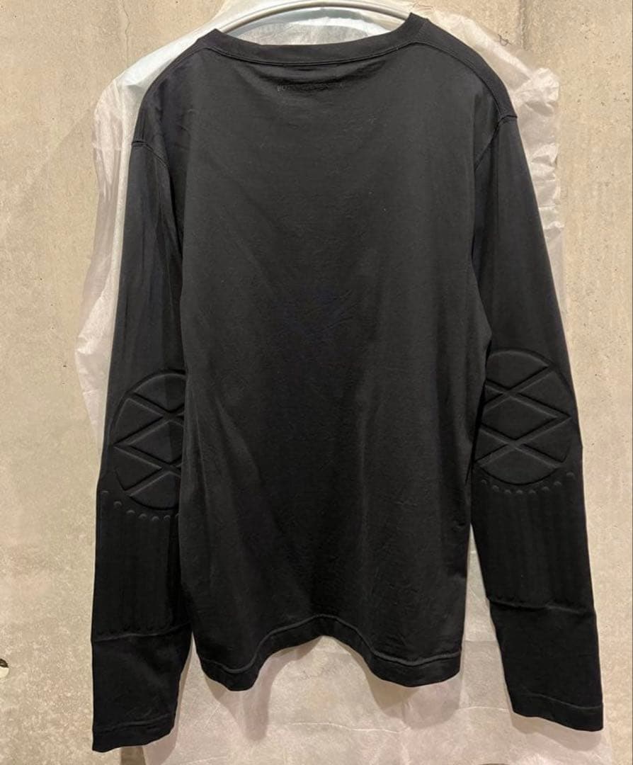 【BOTTEGA VENETA】黒 長袖カットソー 肘パッド付き