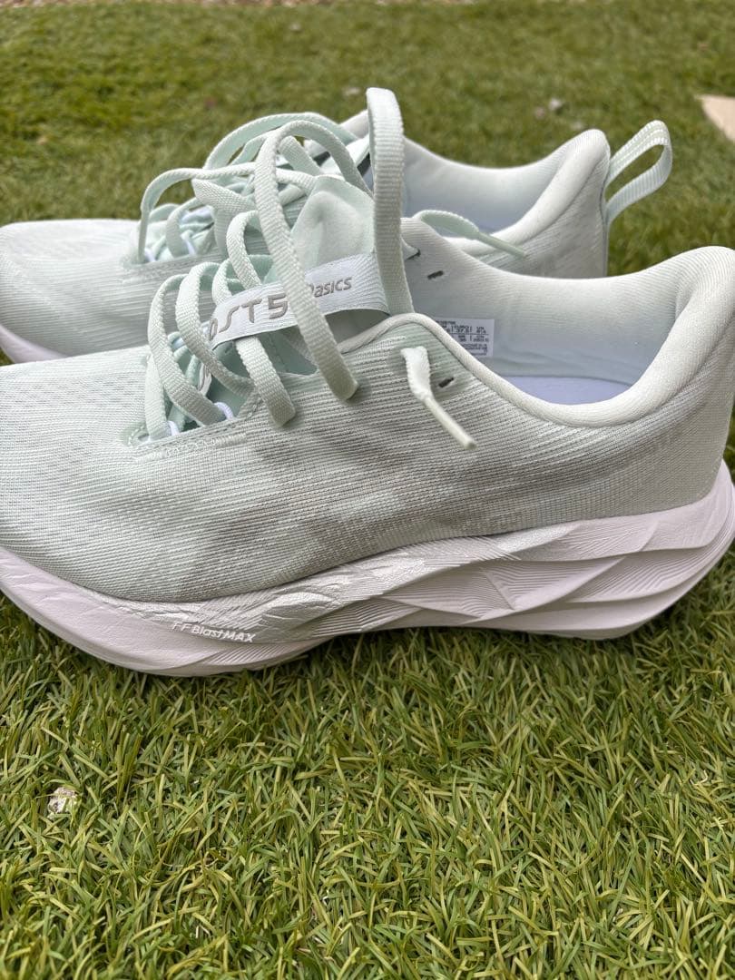 限定値下げ！ノヴァブラスト5 NOVABLAST5 美品！23.5cm