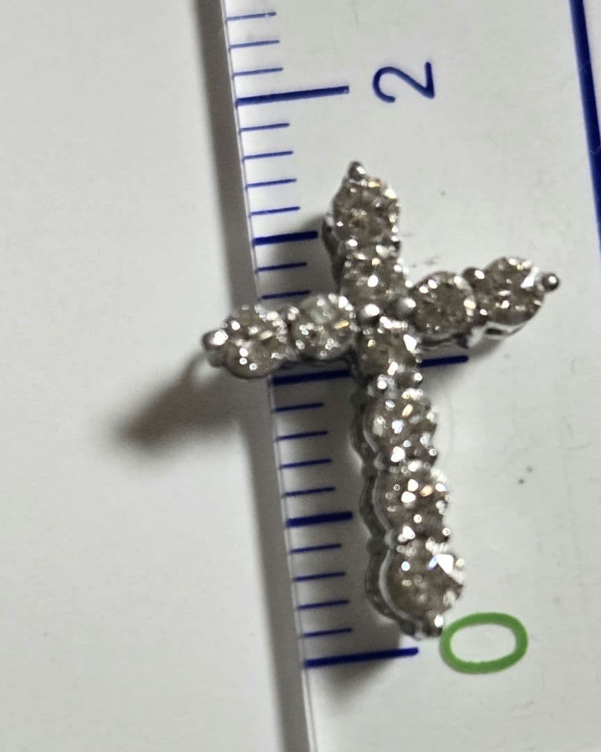 Dさま　クロス型ネックレスチャーム