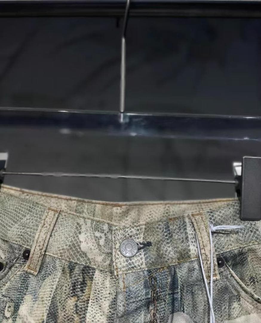 Acne Studios最アートデザイン デニムパンツ