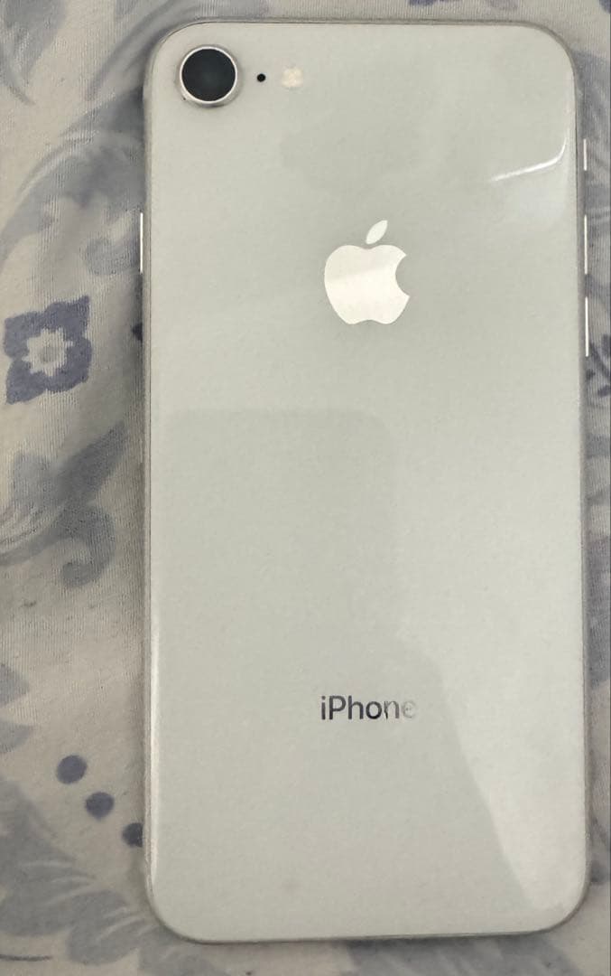Apple iPhone 8 シルバー