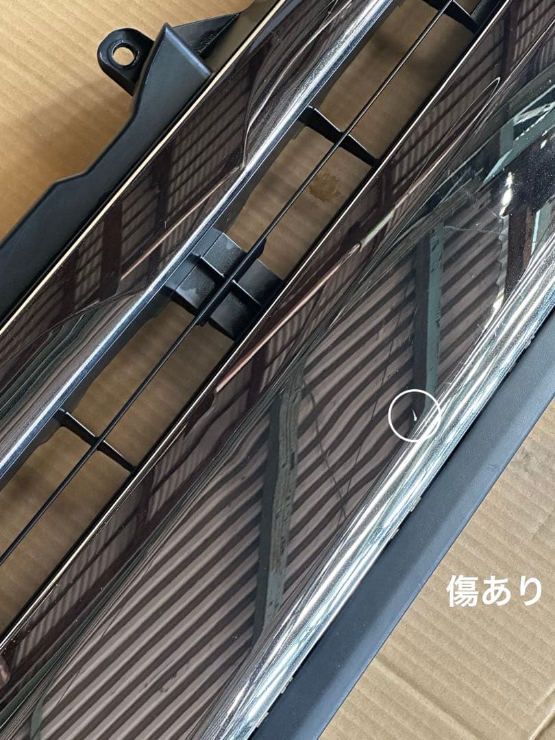 TOYOTA純正　ハイエース　フロントグリル