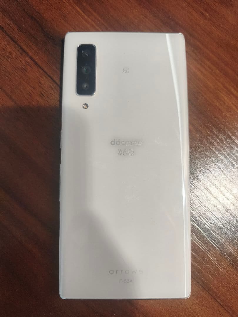 arrows NX9 F-52A ホワイト 128GB