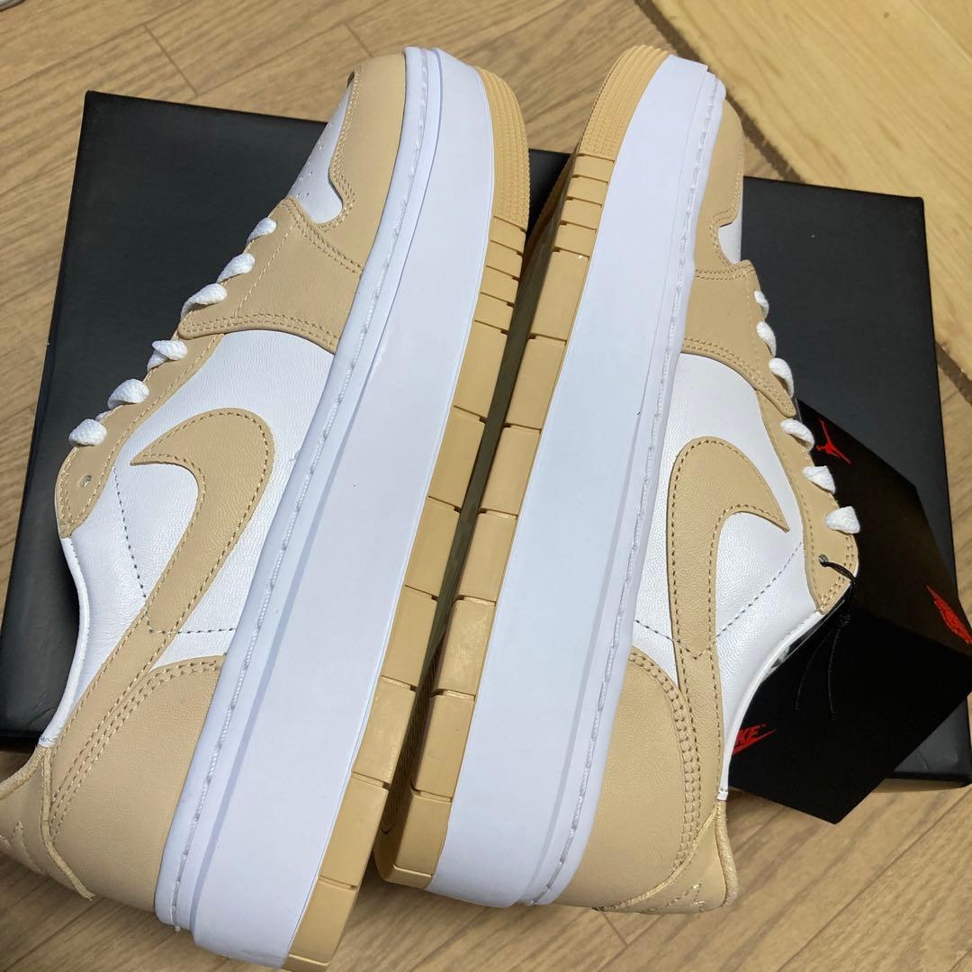 NIKE 28 エアジョーダン　ウィメンズ ベージュ 　エレベート　メル公園