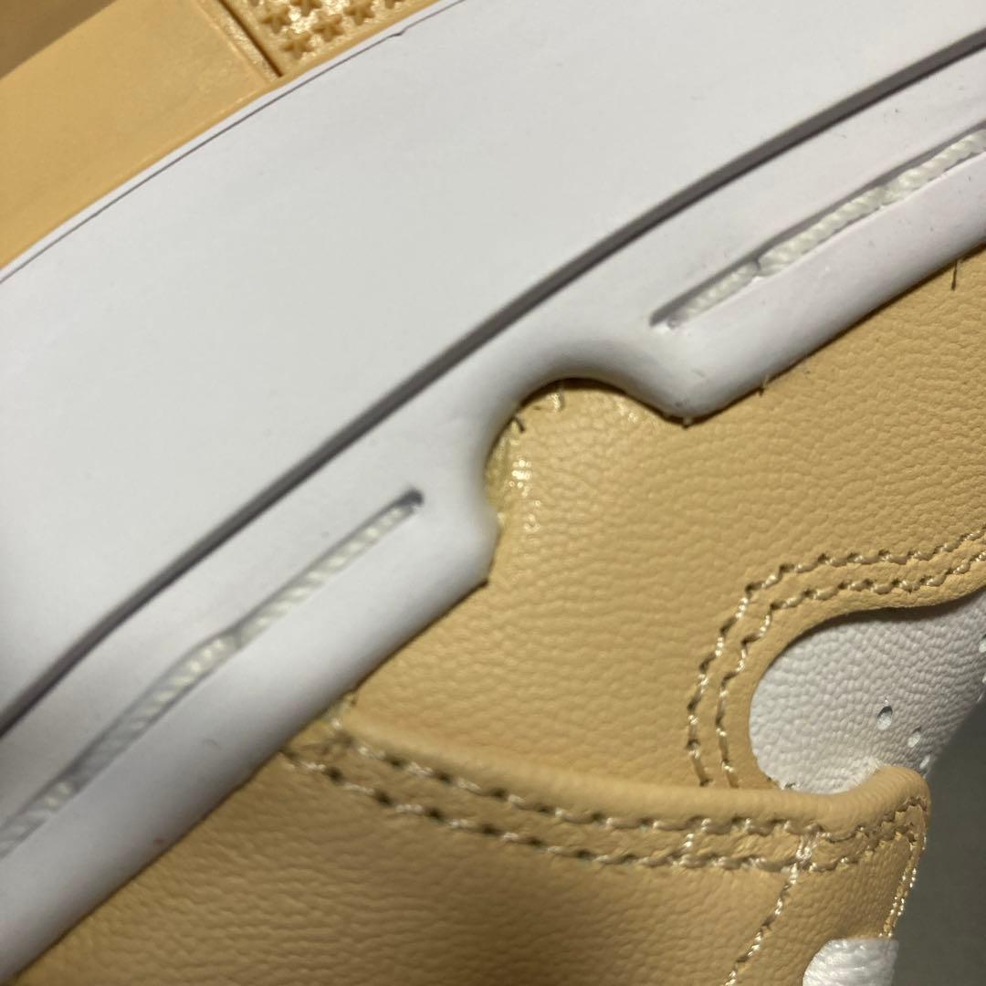 NIKE 28 エアジョーダン　ウィメンズ ベージュ 　エレベート　メル公園