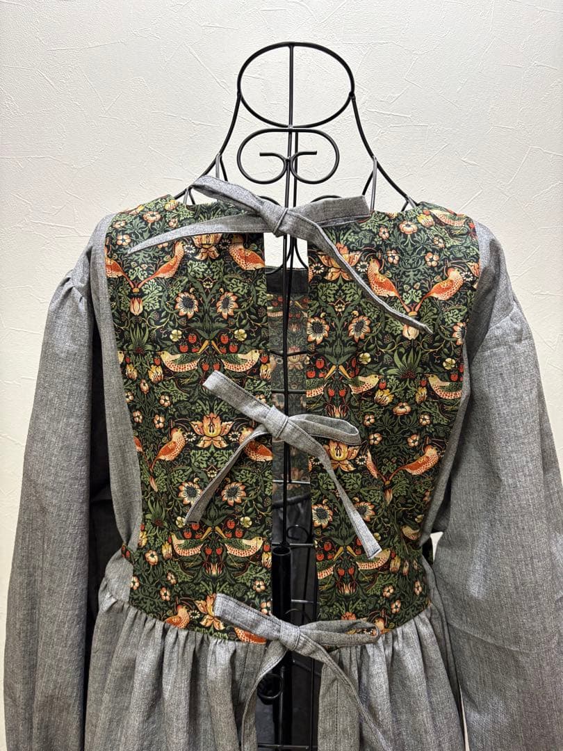 割烹着 おしゃれ ハンドメイド【ウィリアム・モリス いちご泥棒】