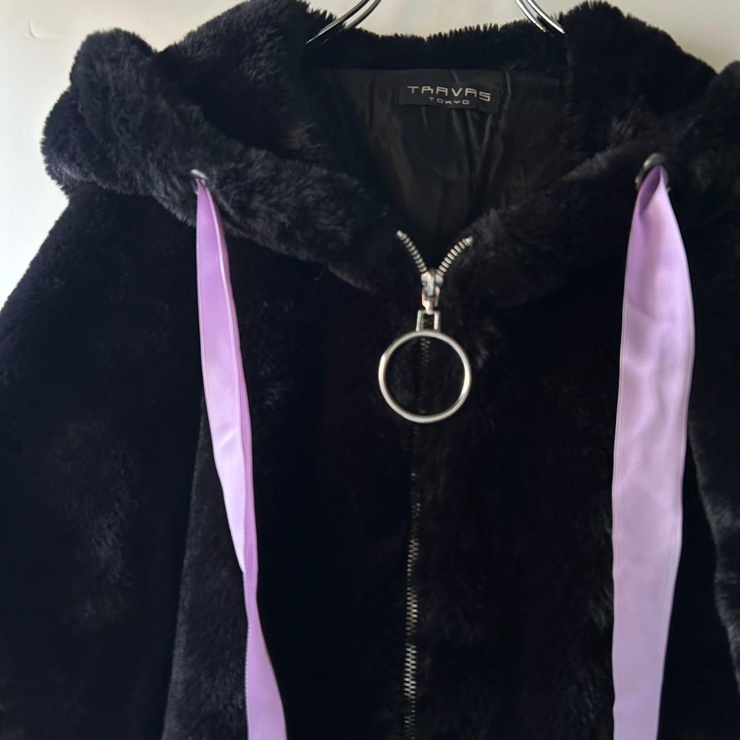 TRAVAS TOKYO ドリップロゴ フェイクファー ハイネックパーカー地雷系