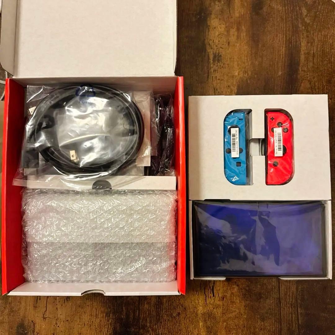 任天堂 Nintendo Switch 有機EL 本体　Joy-Conネオン