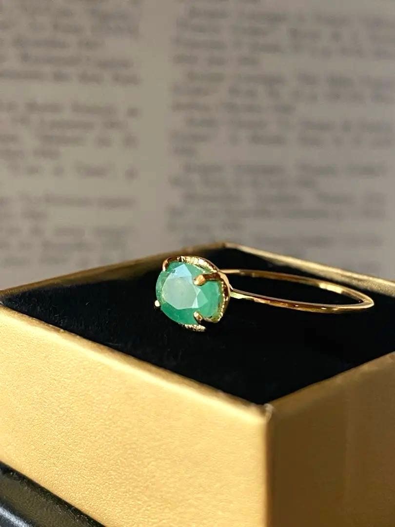 ぽー　エメラルド高貴リング