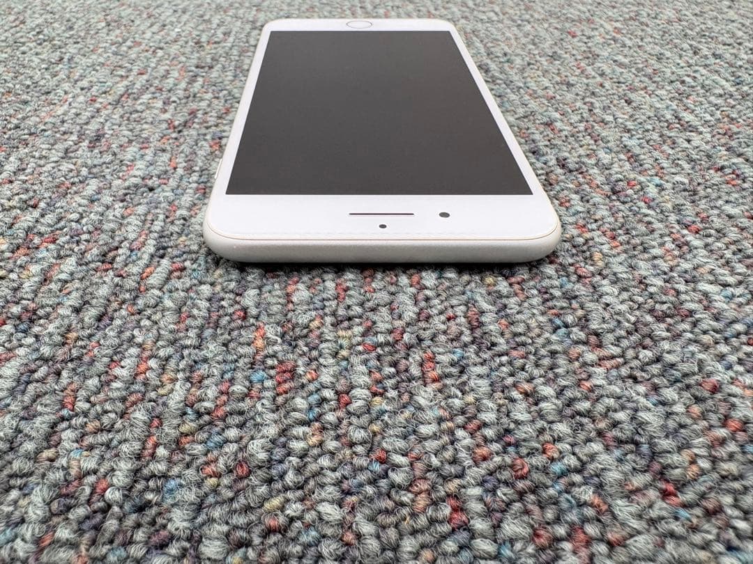 iPhone 8 Plus　64GB　simフリー　Apple　スマホ　969