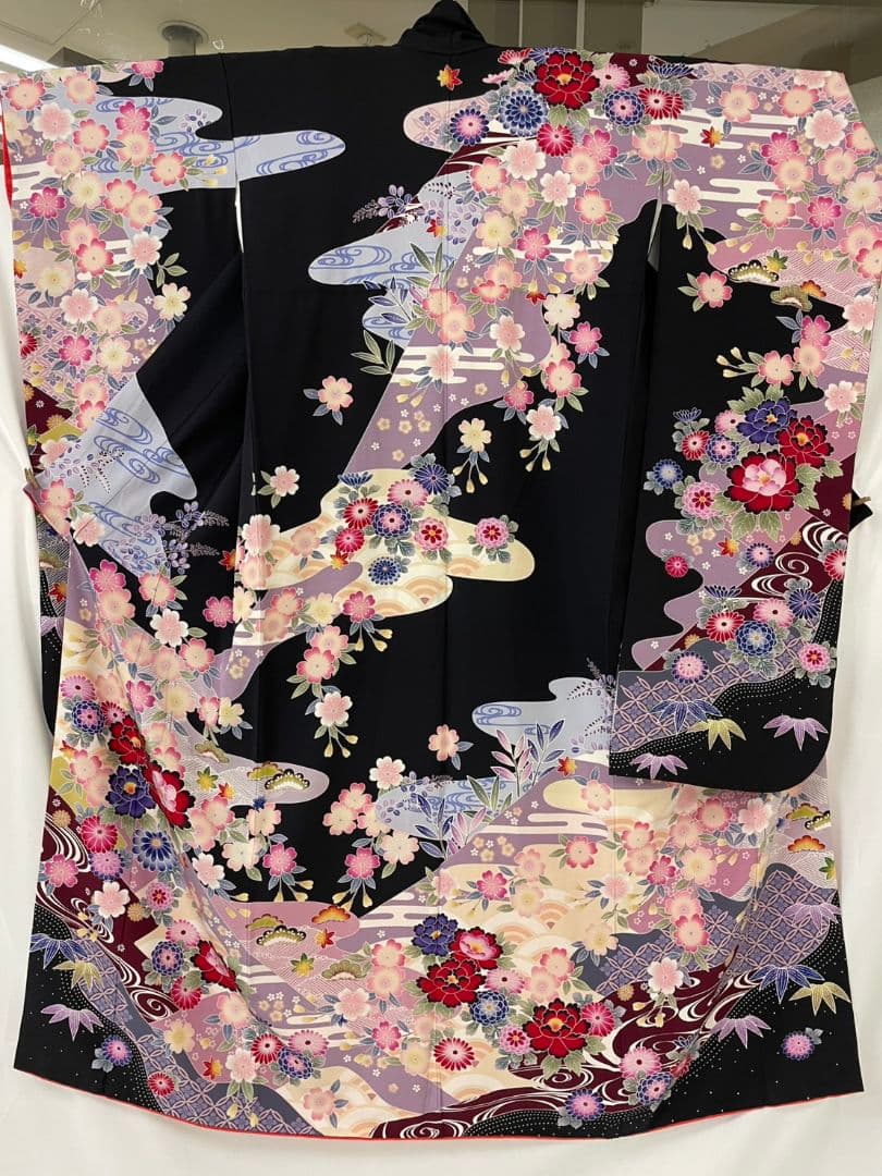 売約済み【WA-Modern】★★正絹　京紅型　黒地　振袖単品