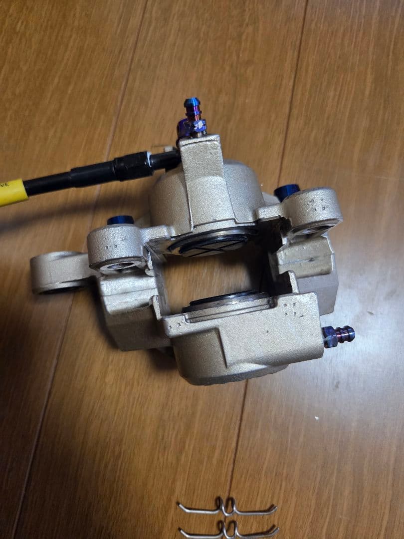 ZRX1100 リアブレーキキャリパー、他