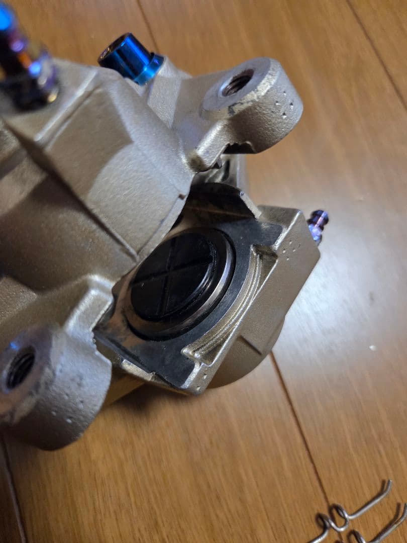 ZRX1100 リアブレーキキャリパー、他