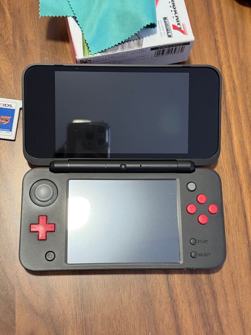 NEWニンテンドー2DS LL マリオカート7 逆転裁判123セット