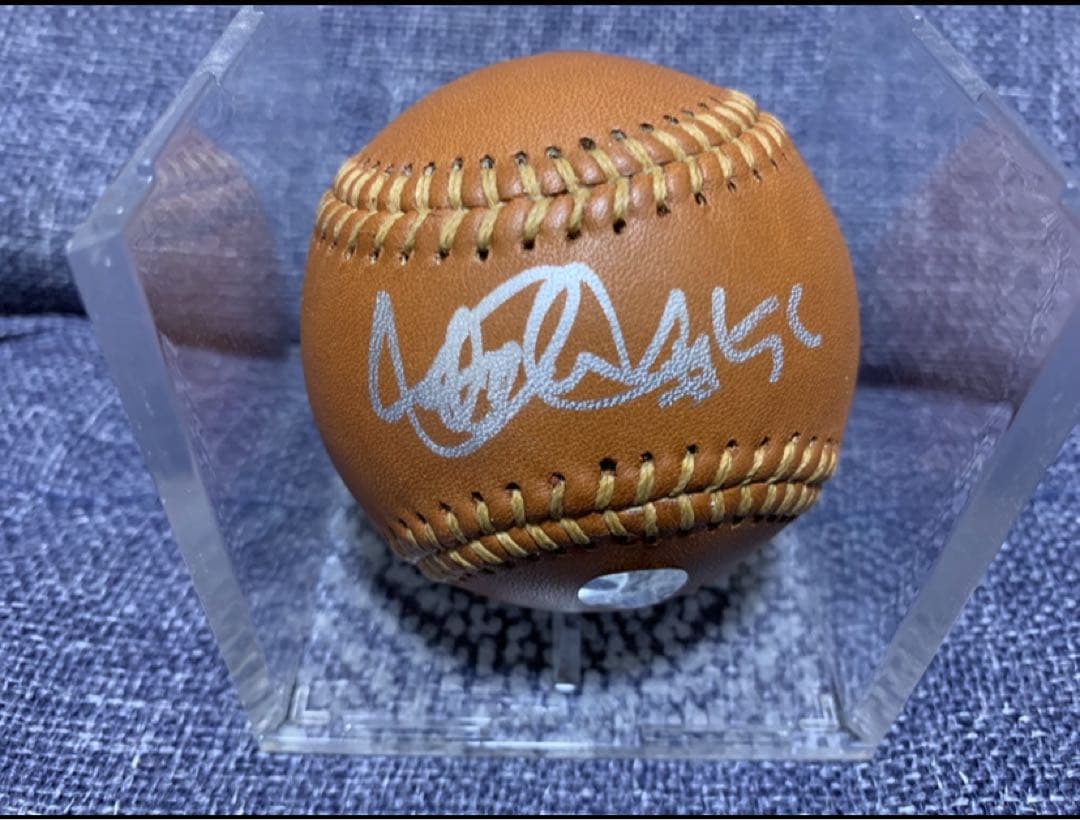 イチロー選手　直筆サイン入り　コーチ野球ボール