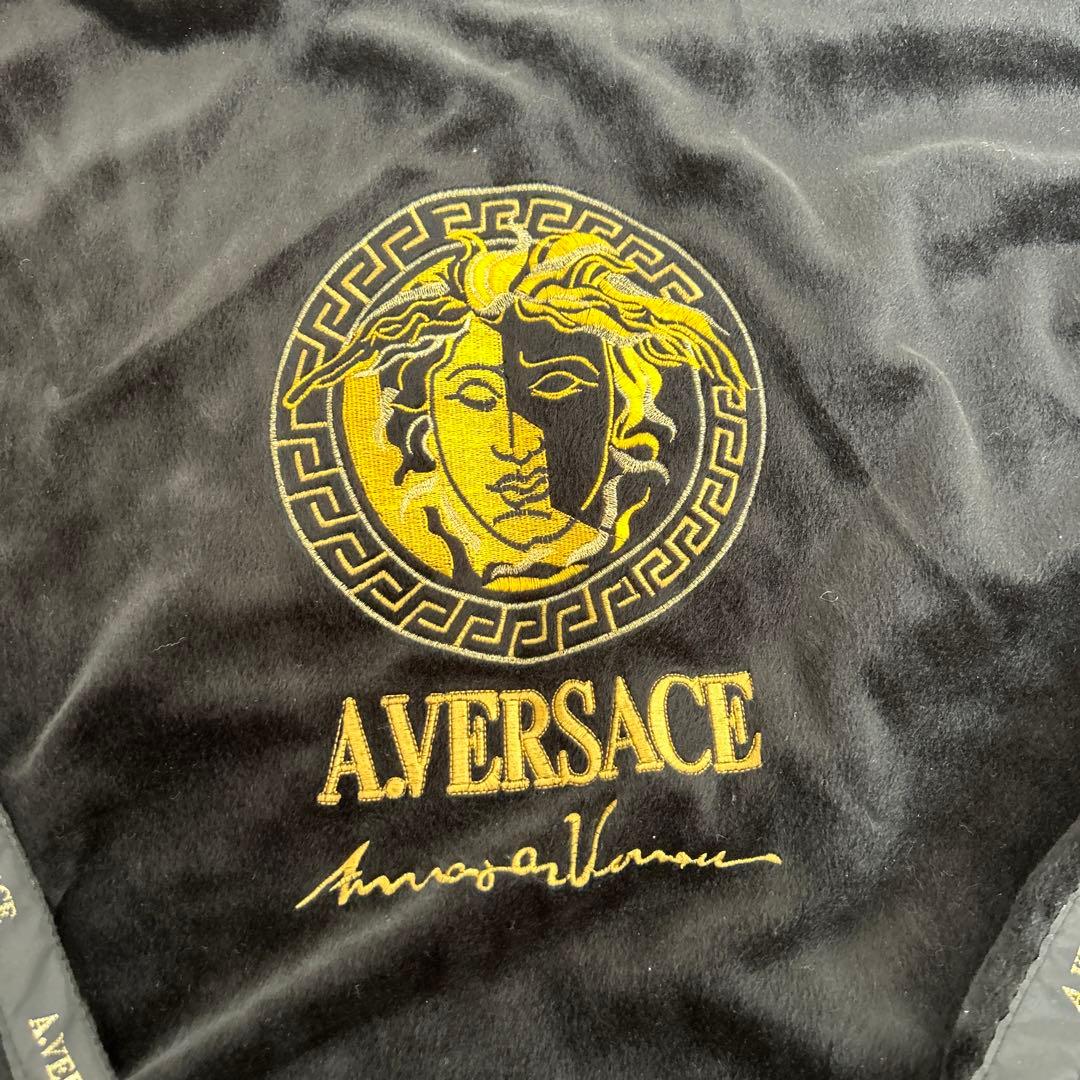 O*読様 ヴェルサーチ ベロア ジャケット ビッグロゴ メデューサ 刺繍