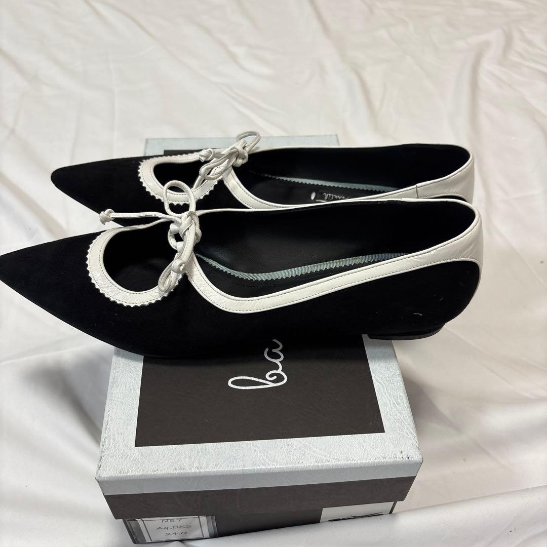 バンタンパリッシュ　フラットシューズ ブラック/ホワイト 24センチ