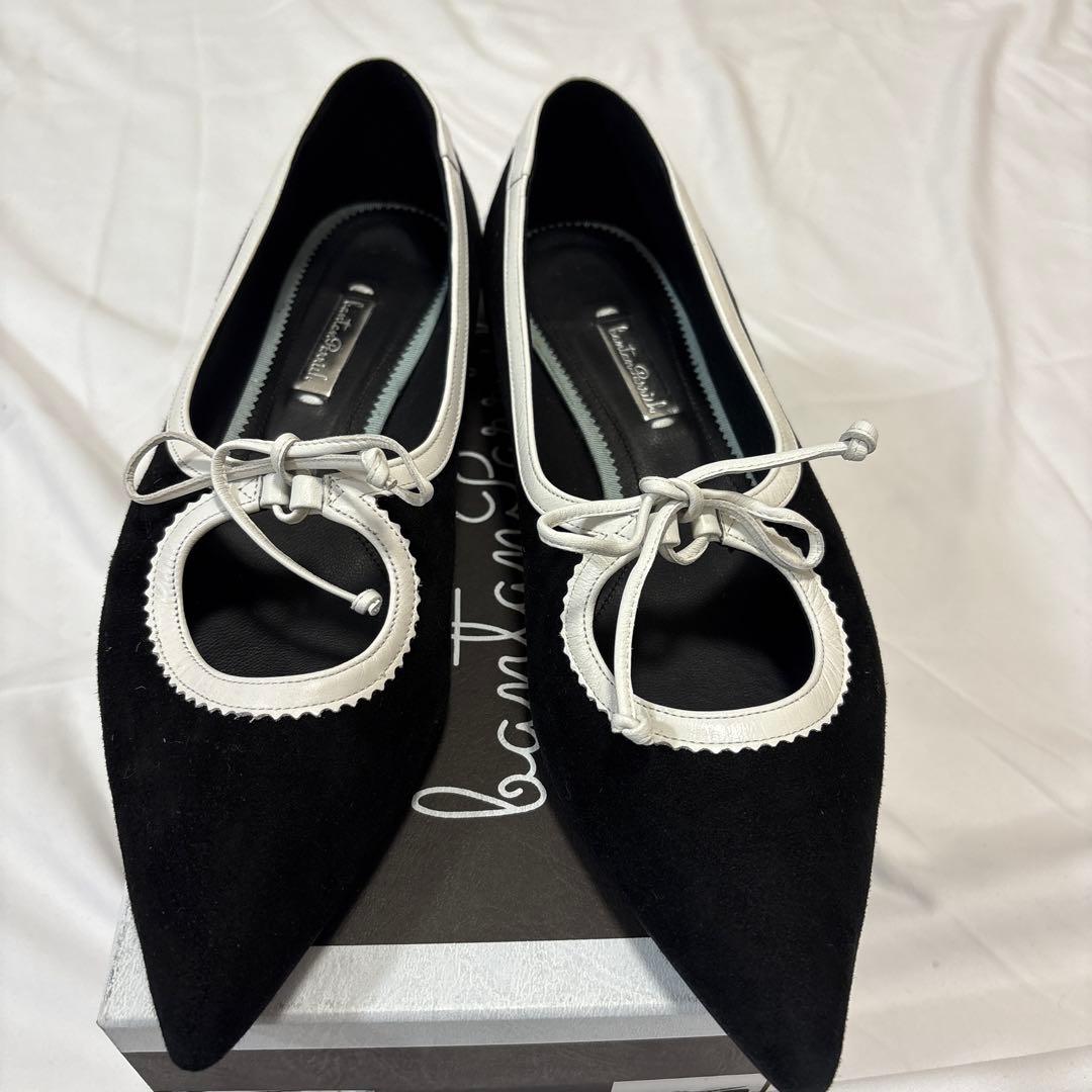 バンタンパリッシュ　フラットシューズ ブラック/ホワイト 24センチ