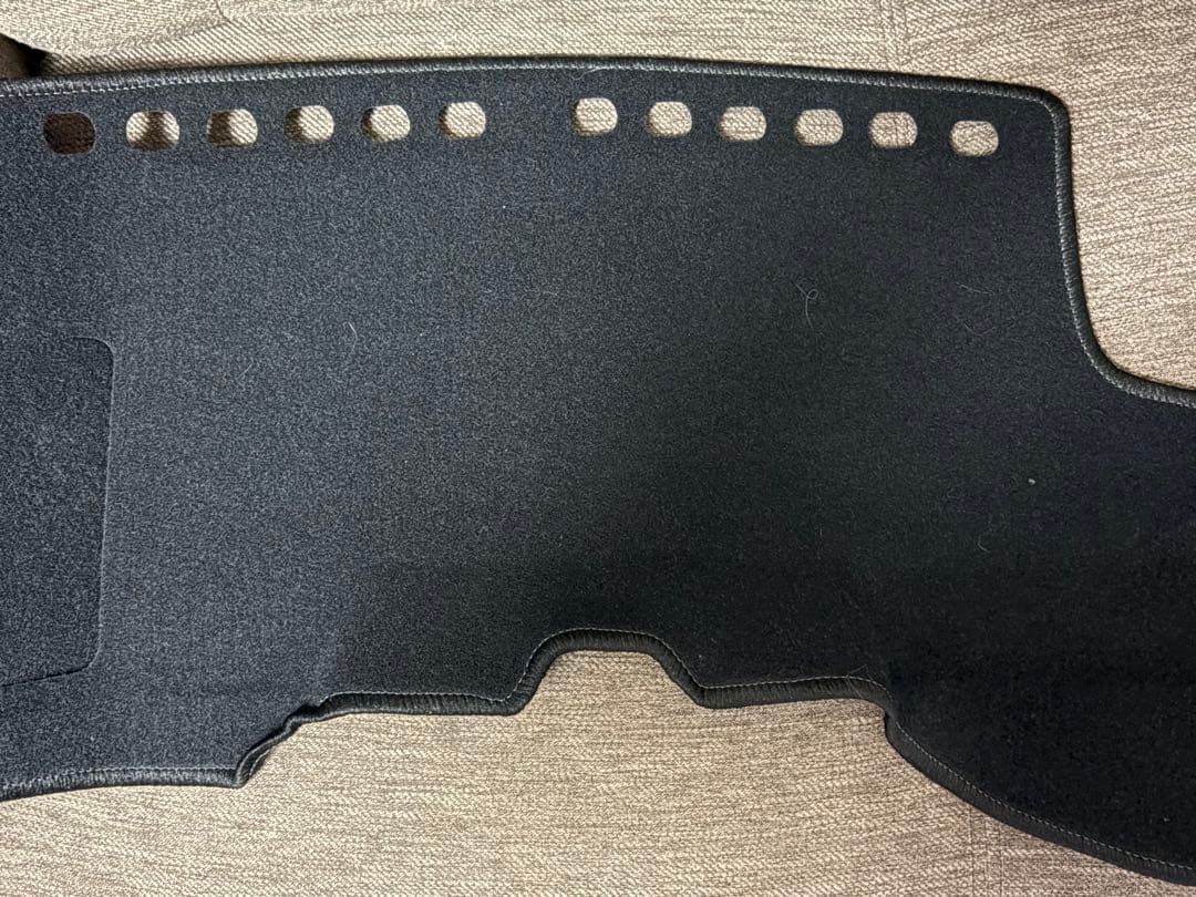 ハリアー80系 ダッシュボードマット HUDあり