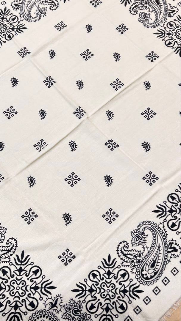 新品未使用manipuriペイズリー柄　ウールシルクストール