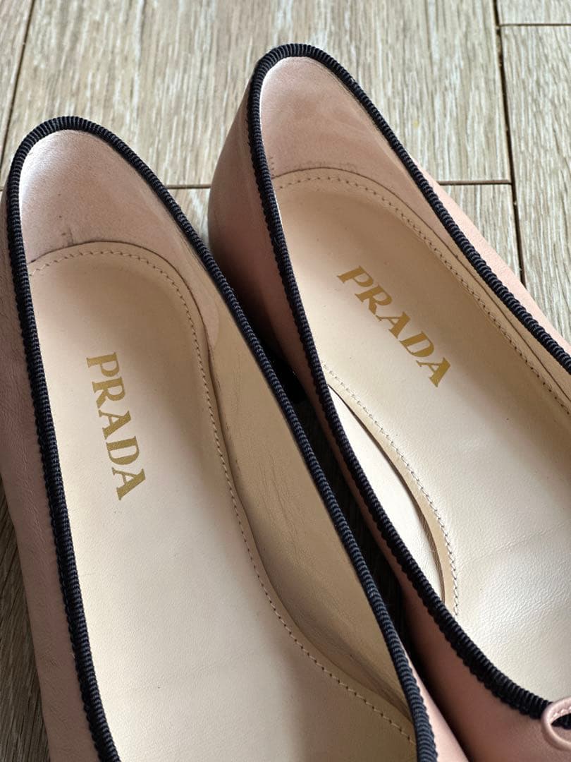 超美品 プラダ フラットパンプス バレエ バイカラー リボン ベージュ