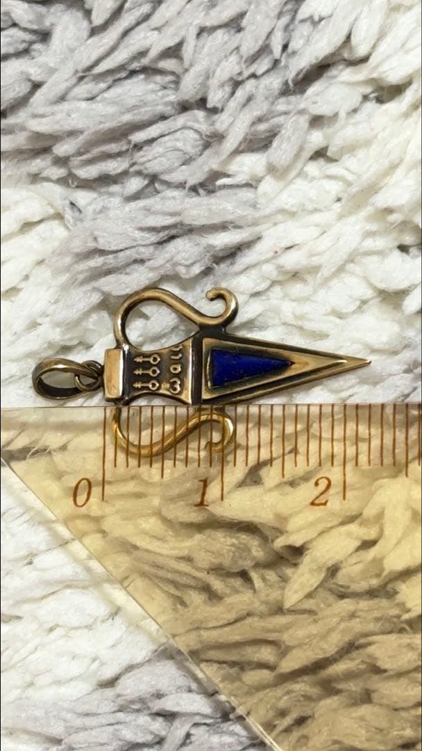 ラピスクラブ ペンダントトップ ラピスラズリ 8Kゴールド