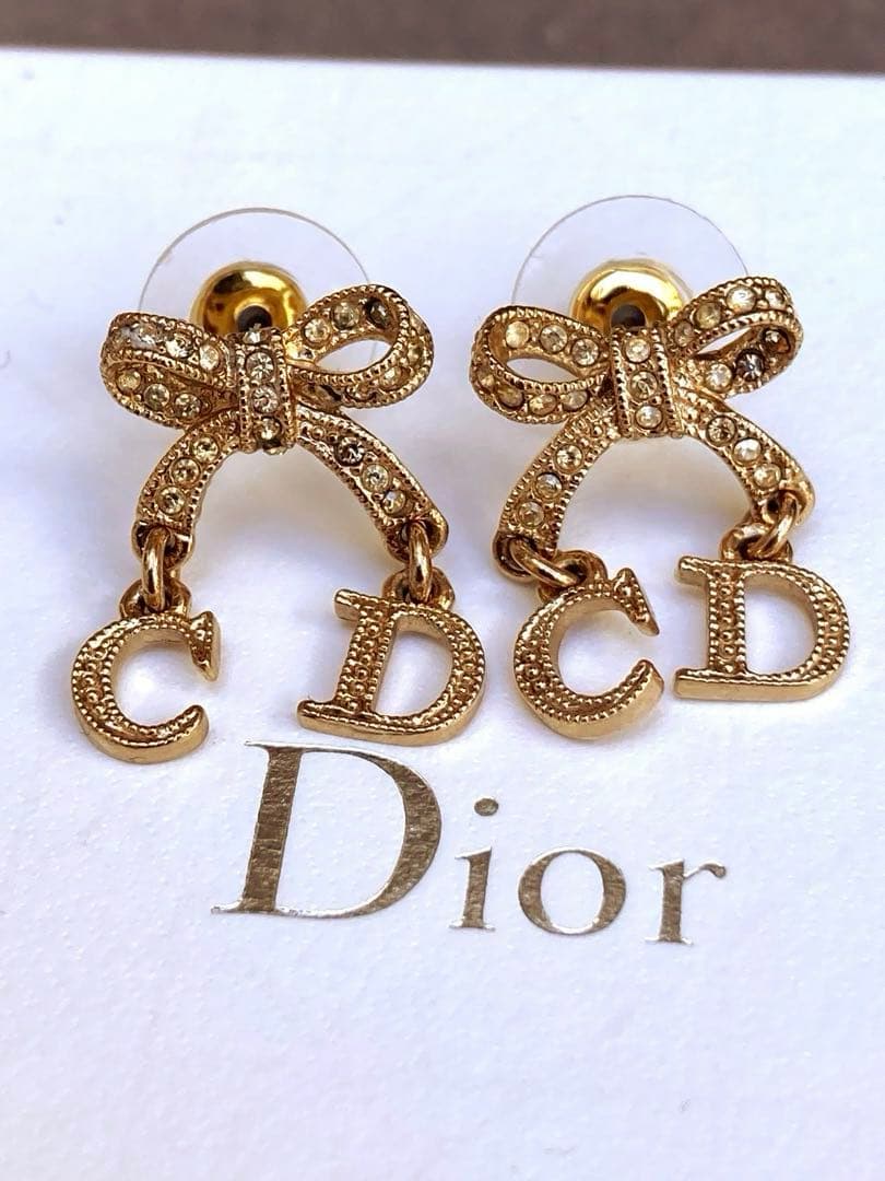 Dior リボン ピアス