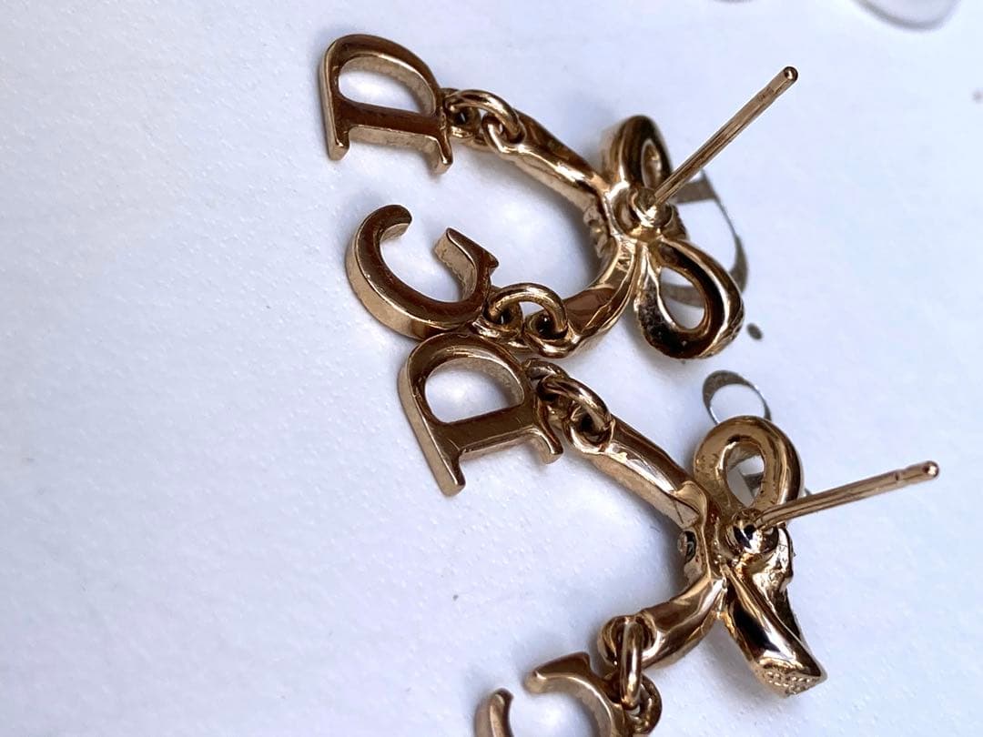 Dior リボン ピアス