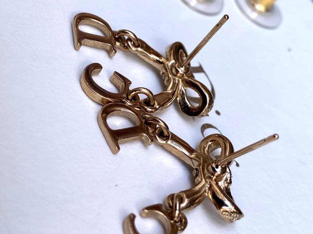 Dior リボン ピアス