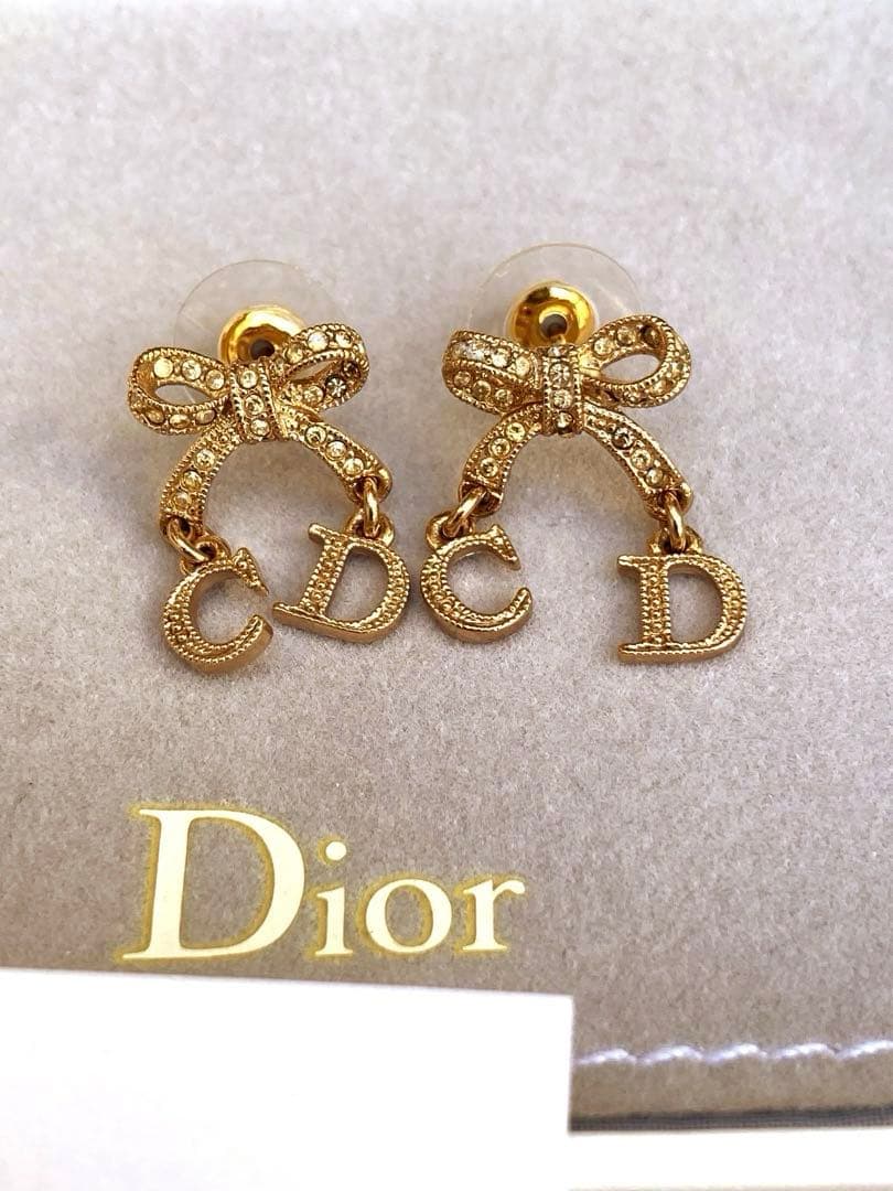 Dior リボン ピアス