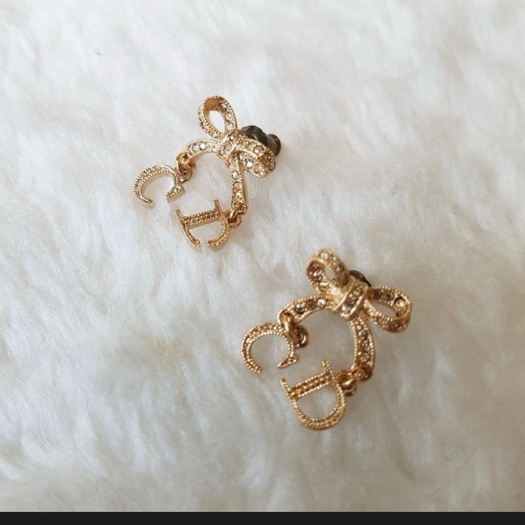 Dior リボン ピアス