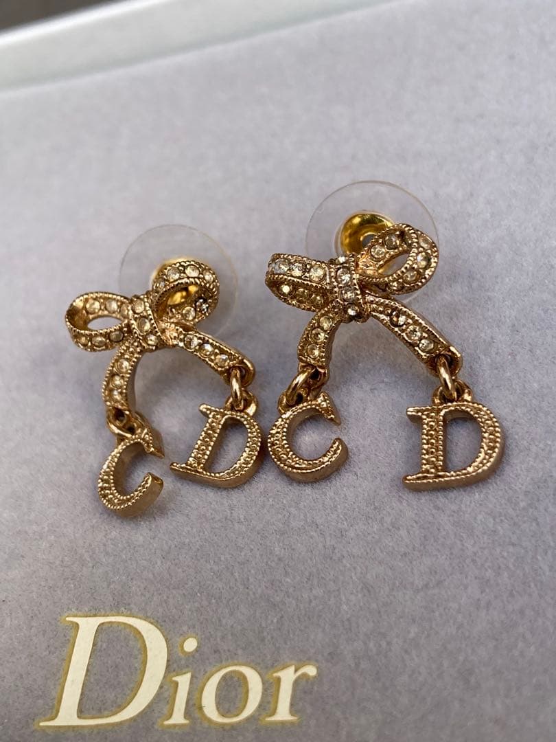 Dior リボン ピアス