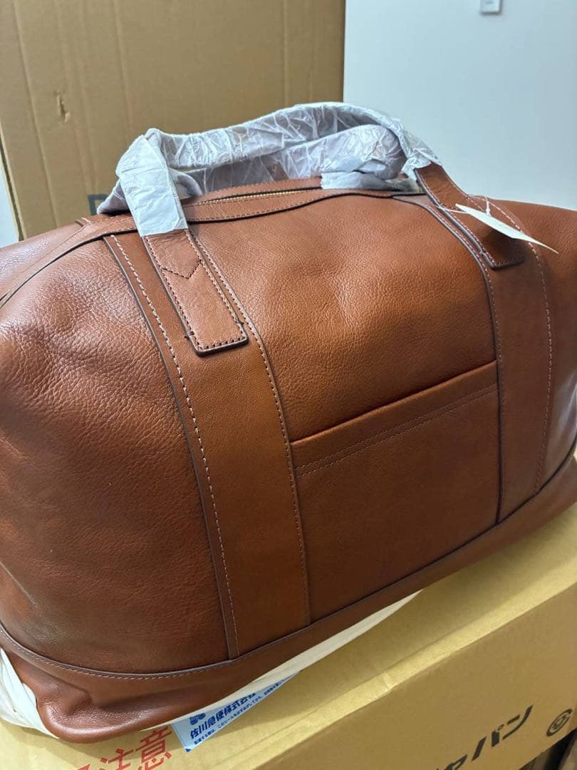 RAEFORD レザー ダッフルバッグカラー: ミディアムブラウン