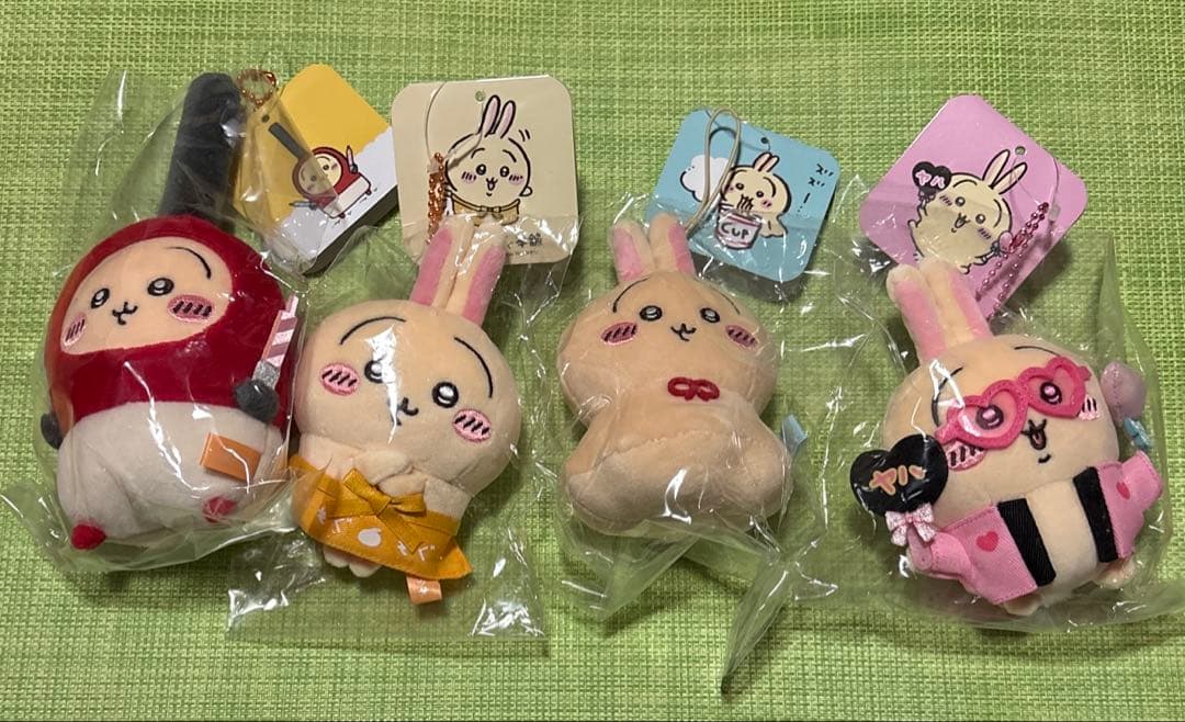 ちいかわ うさぎ ハートに火を もぐもぐ 店員さん ウラヤハボウズ オタ活うちわ