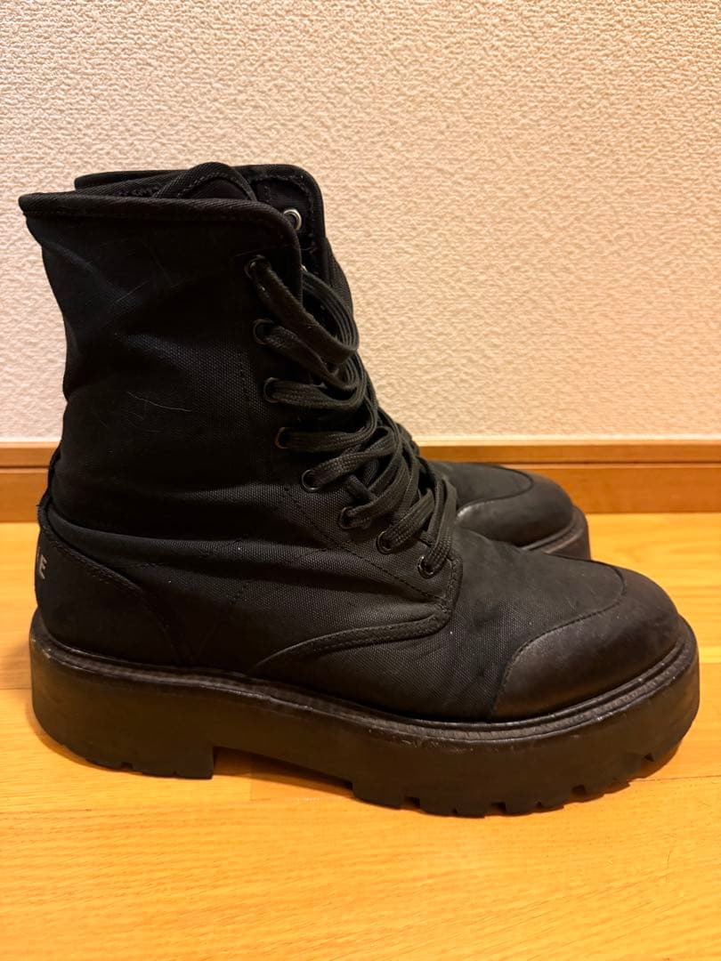 CELINE ブラックブーツ 厚底