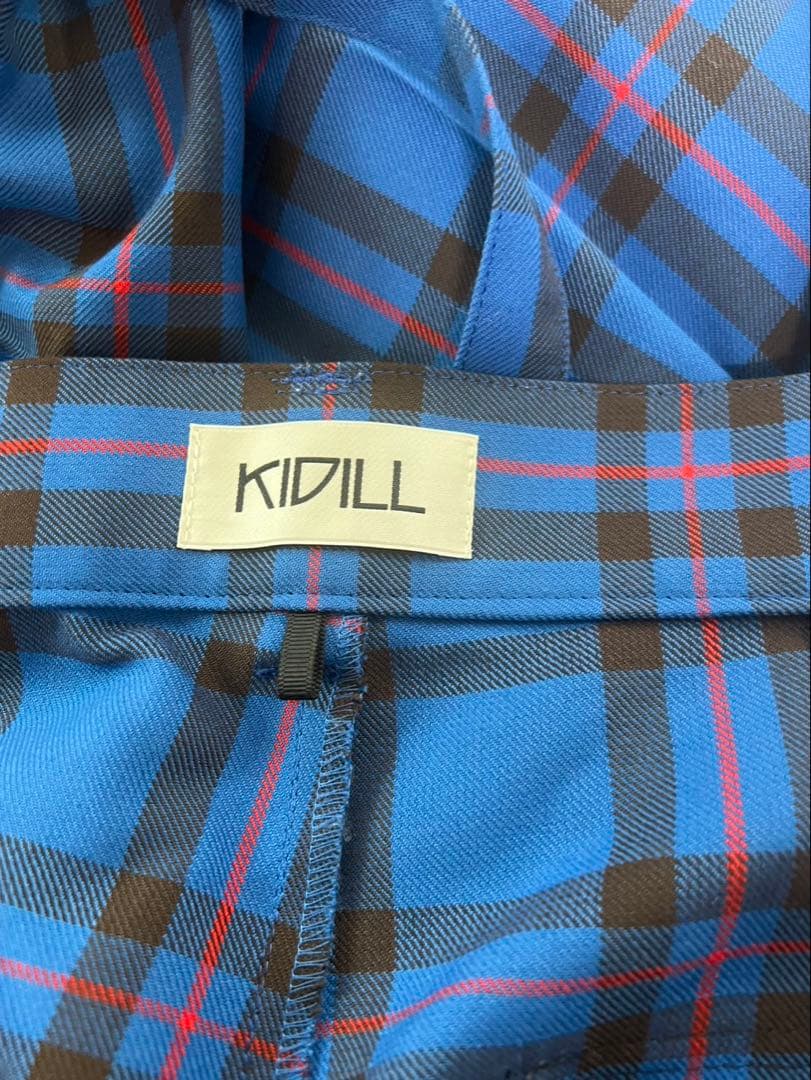 KIDILL 青と黒のチェック柄ズボン