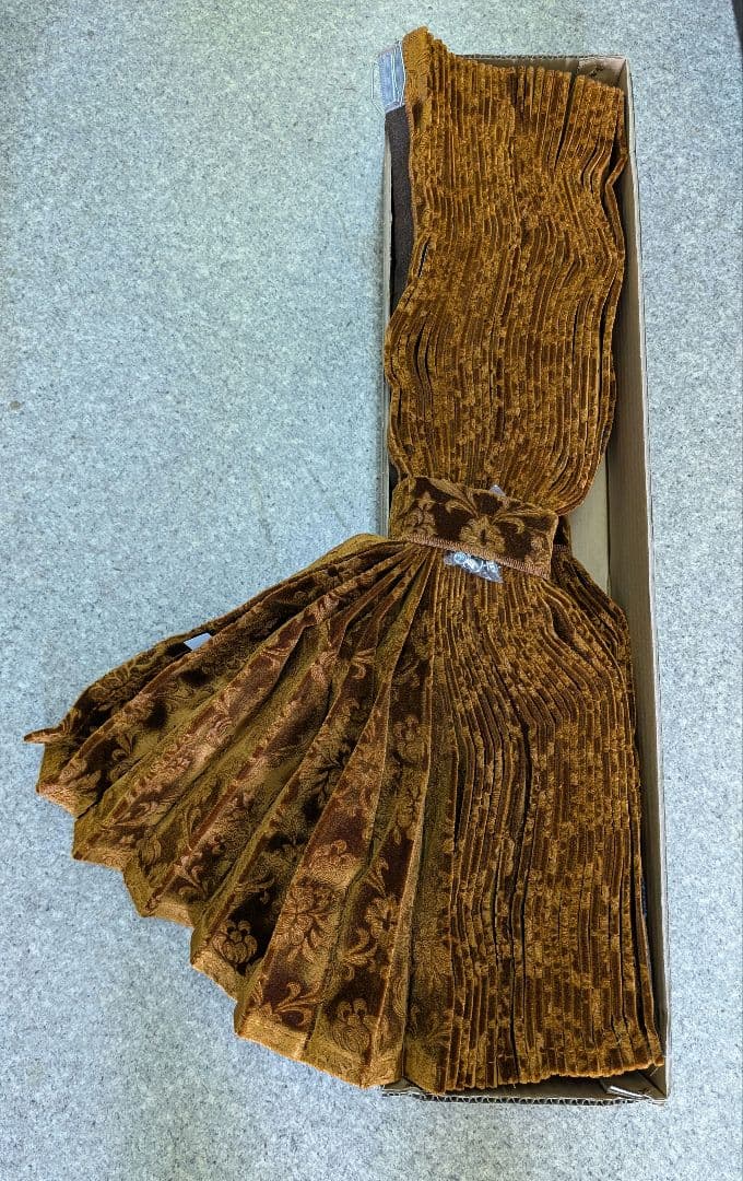 新品 アコーディオン仮眠カーテン　　ローレルゴールド テクノガレージ製80cm丈