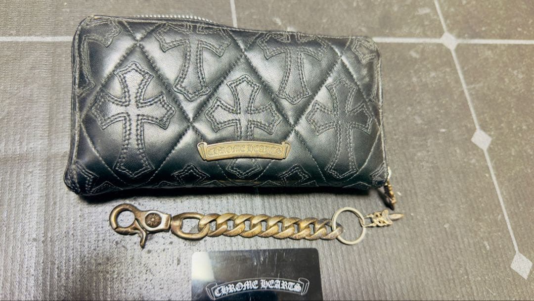 クロムハーツセメタリーパッチ ラウンドジップウォレ ット　ロングキーチェーン