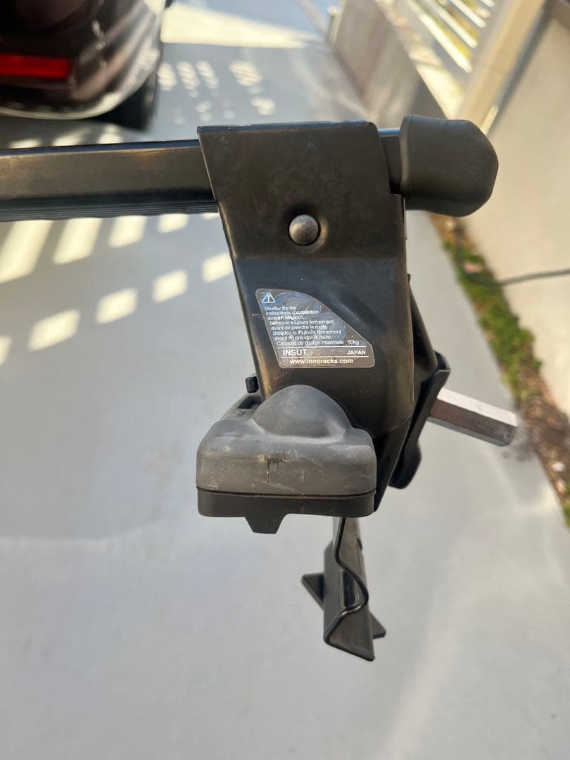 Inno K460 ルーフレール用キャリア　鍵付き