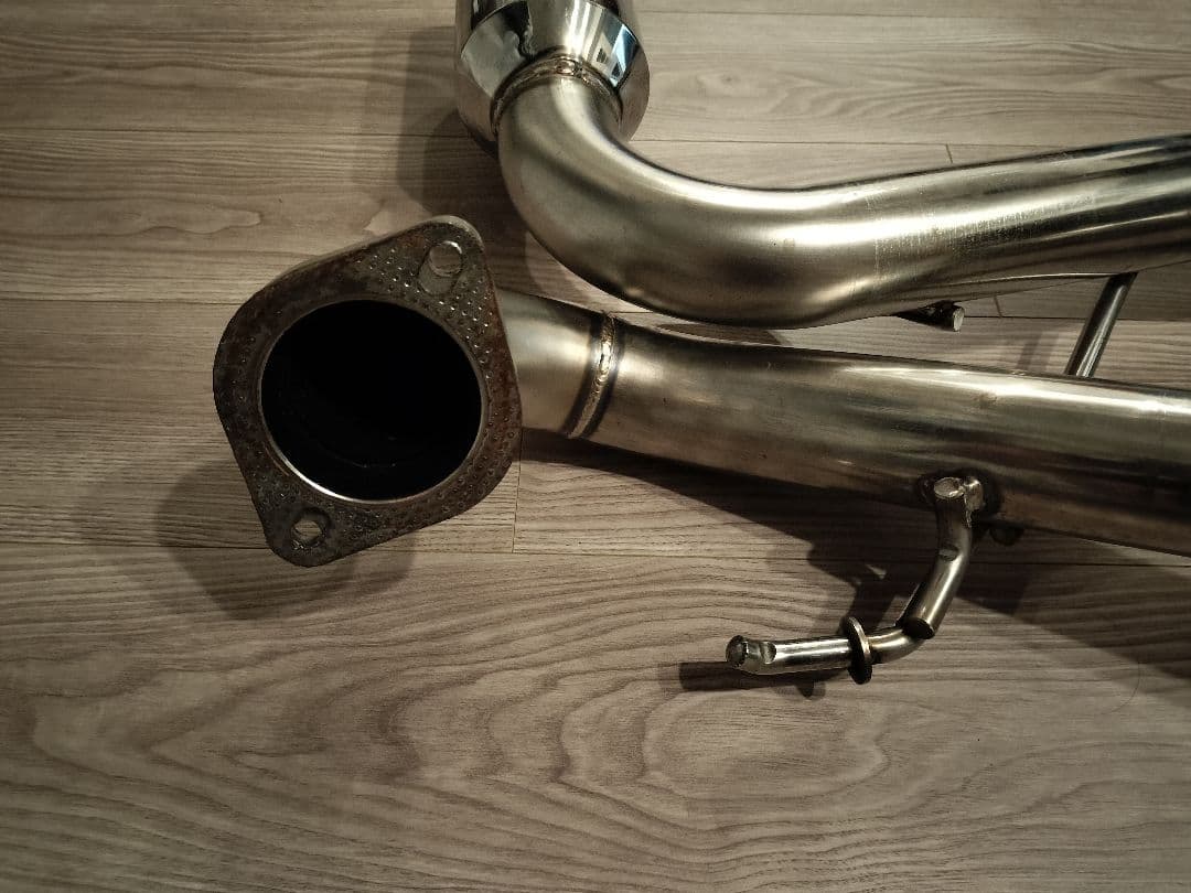 ロッソモデロ　マフラー