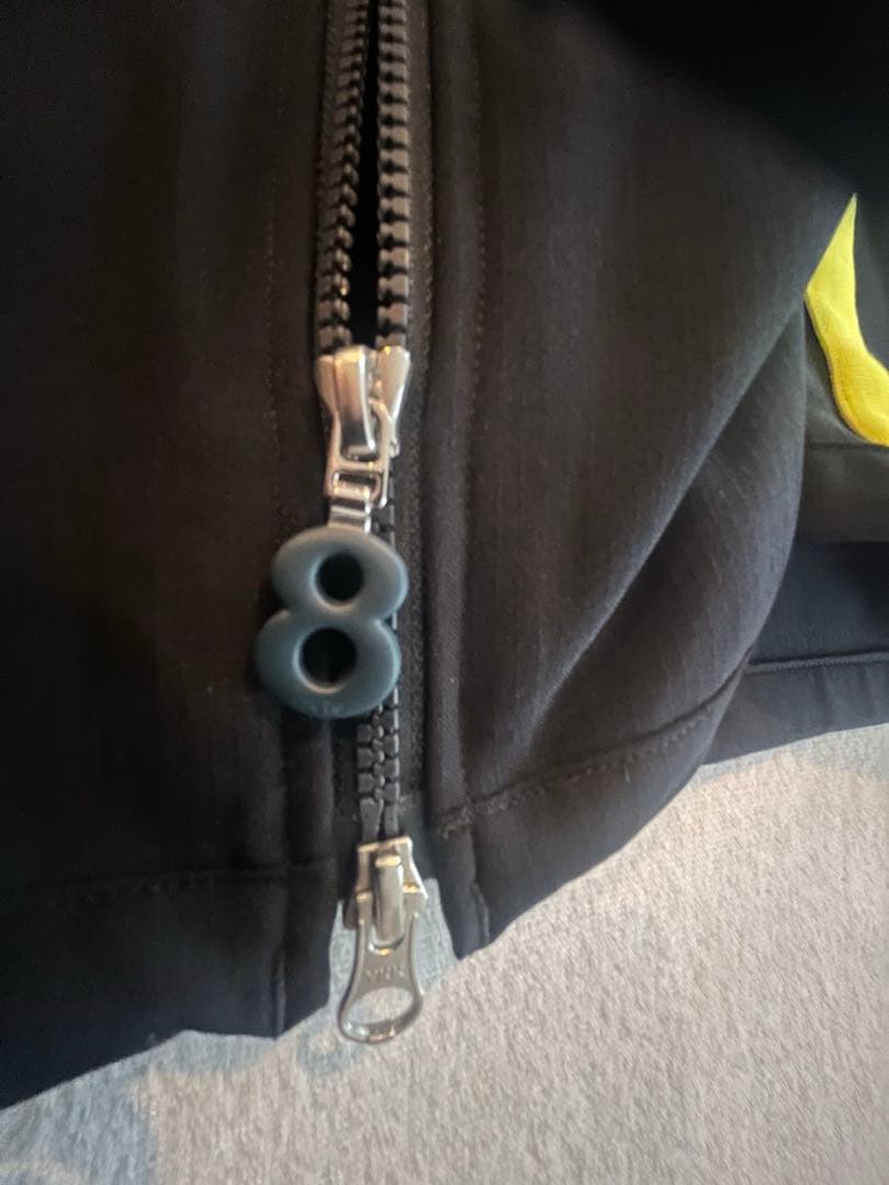 ムータマリン、フード付きジャージ上下セット