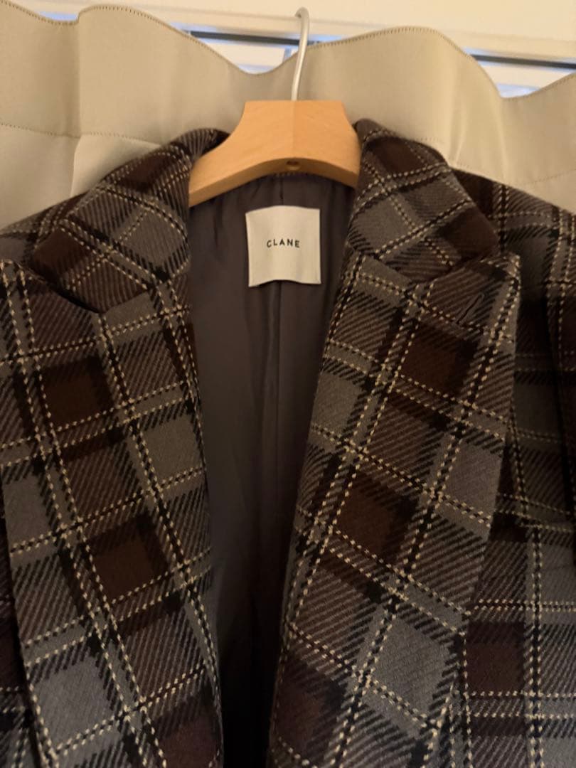 ジャケット・アウター CLANE OVER SHOULDER PEAKED LAPEL COAT