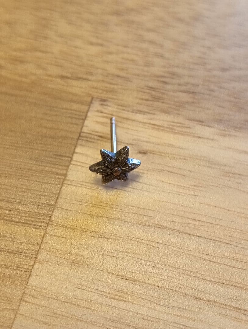 シルバー 星形ピアス 片耳用