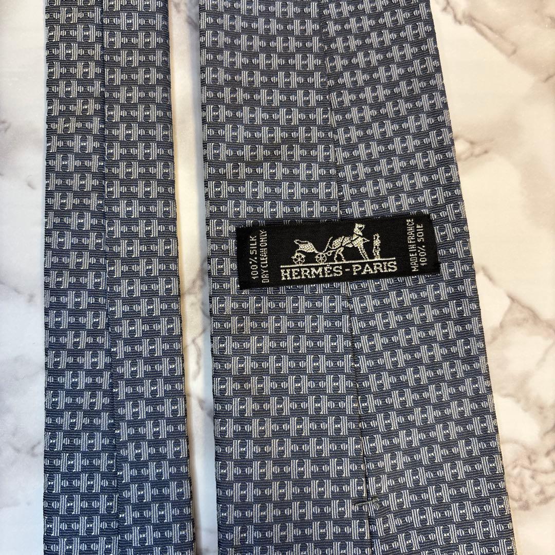 HERMES ネクタイ　ネイビー　ファソネ　H 柄　総柄　紺色　刺繍