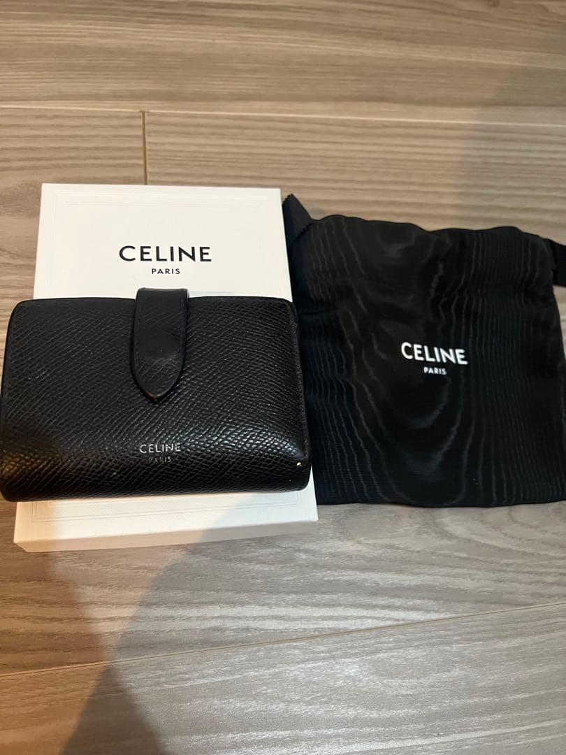 CELINE カーフスキン　三つ折り財布 ブラック