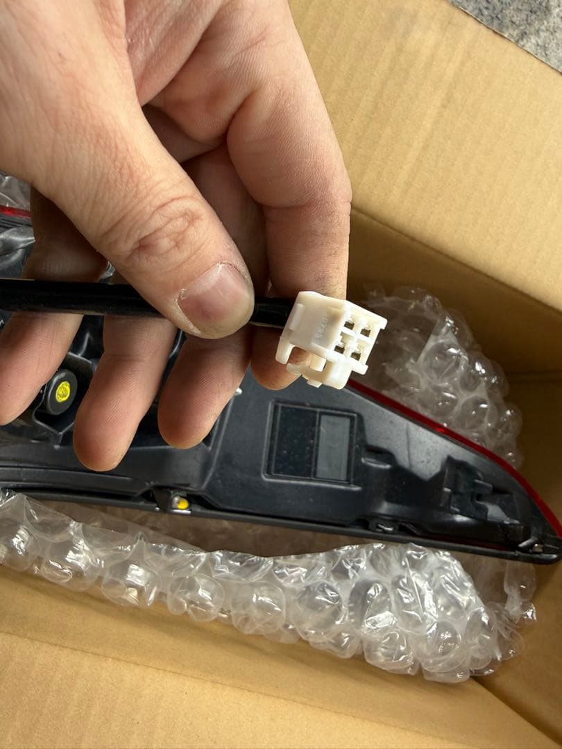 レクサス Lexus ES300h 右側テールランプ 中古