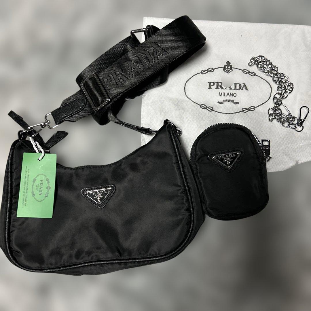 PRADA ノベルティ　ブラック ショルダーバッグ 取り外しポーチ付き