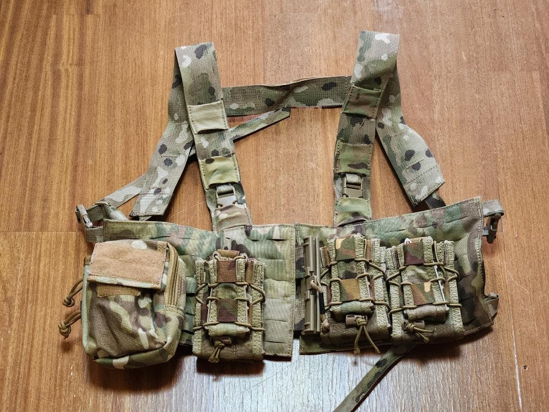 FIRST SPEAR マルチカム チェストリグおまけ付き